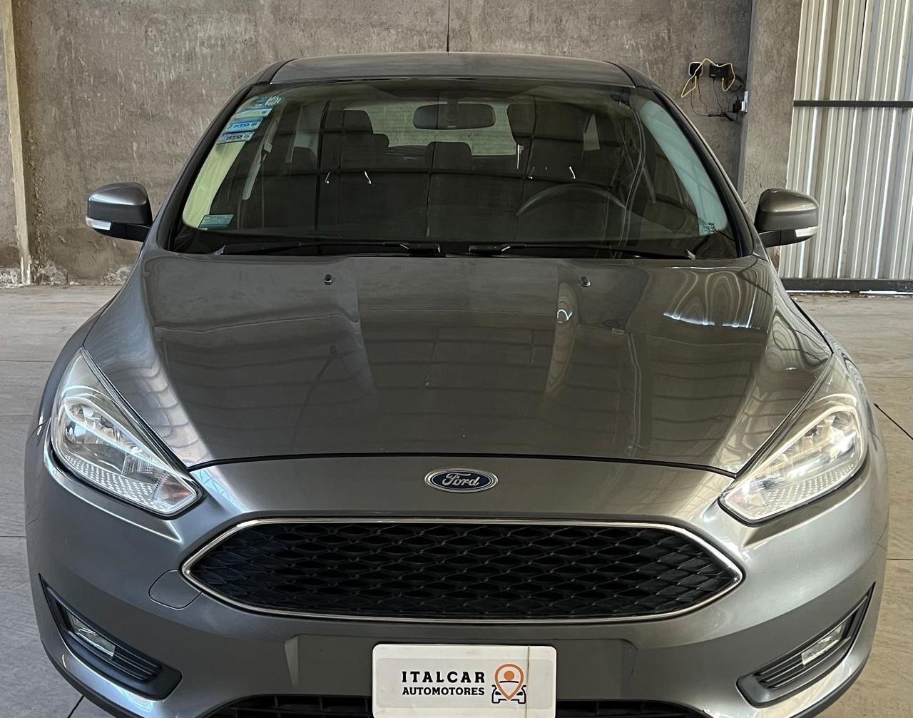 Ford Focus Usado Financiado en Mendoza, deRuedas