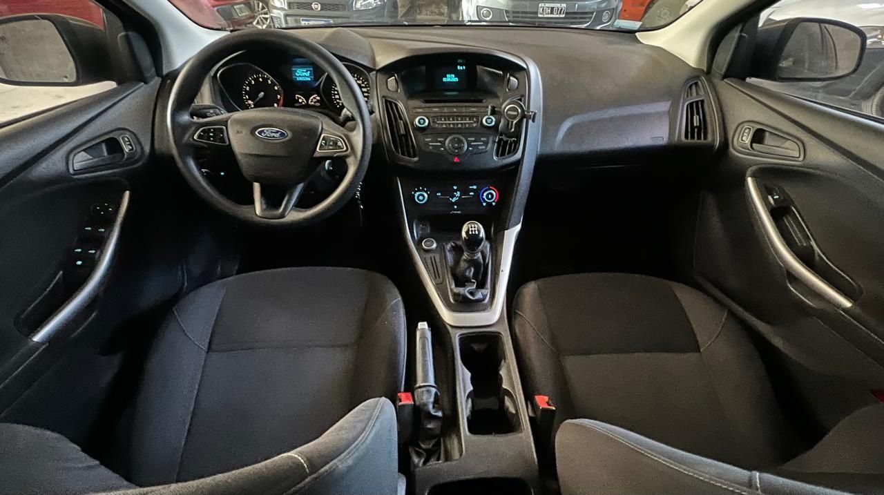 Ford Focus Usado Financiado en Mendoza, deRuedas