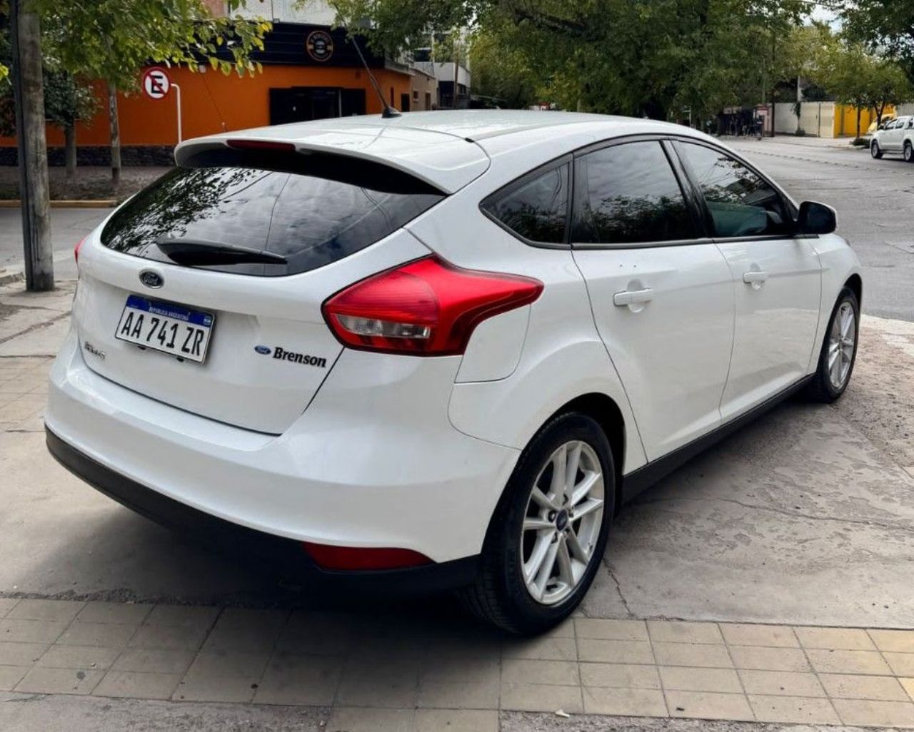 Ford Focus Usado Financiado en Mendoza, deRuedas