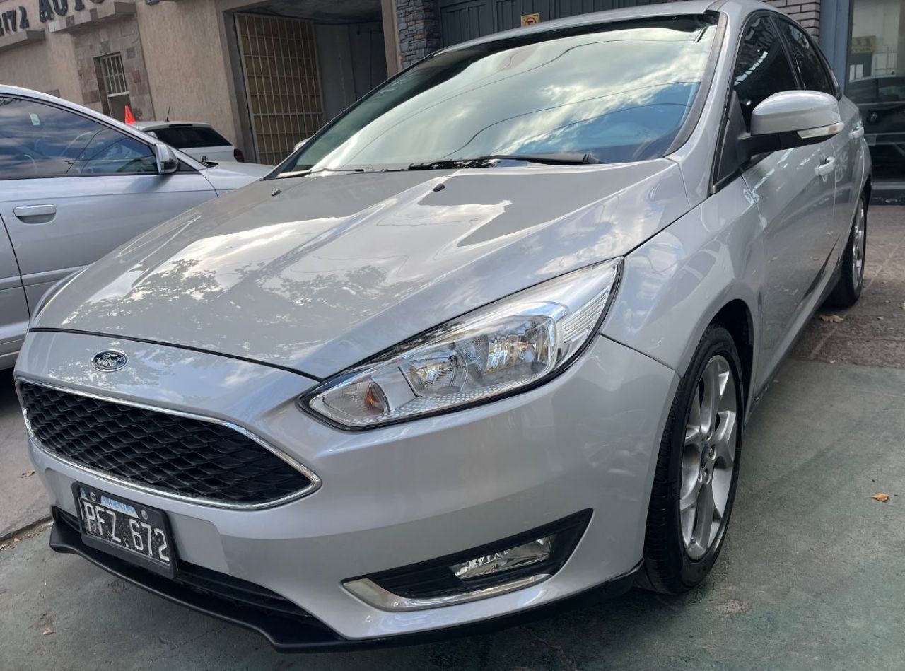 Ford Focus Usado Financiado en Mendoza, deRuedas