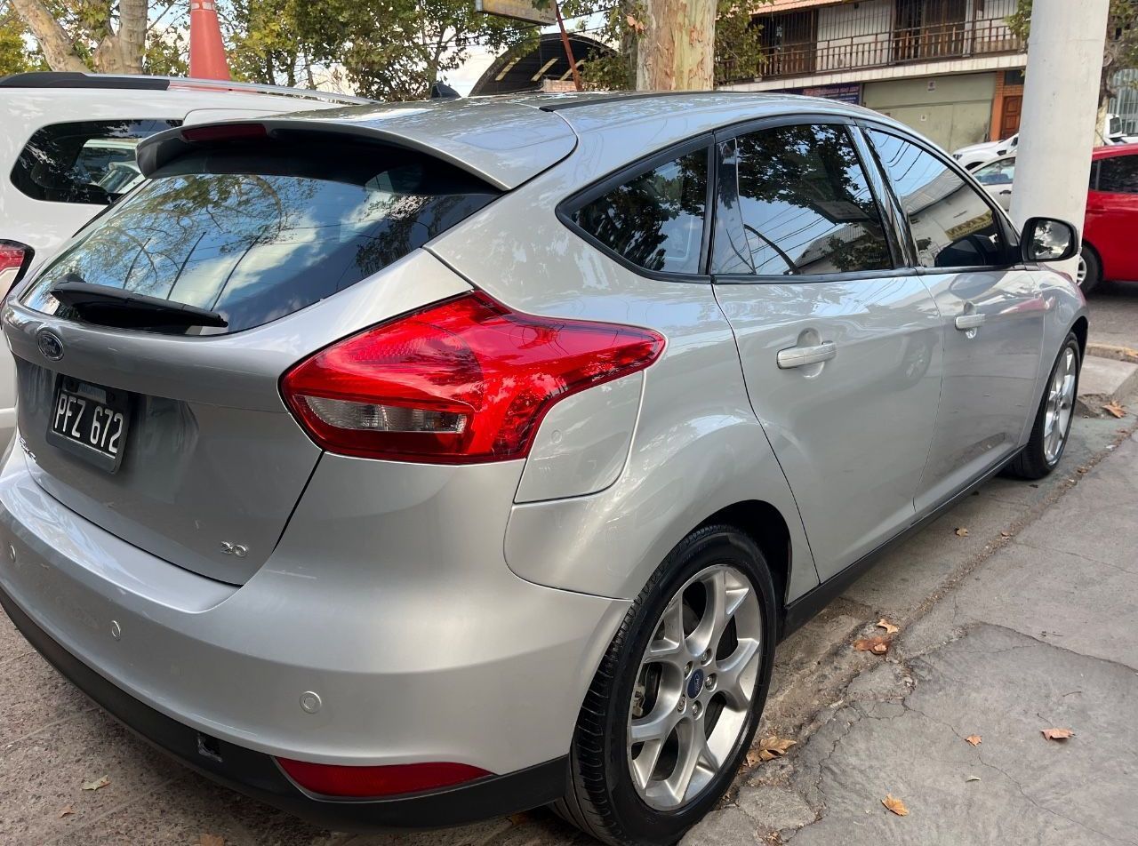 Ford Focus Usado Financiado en Mendoza, deRuedas