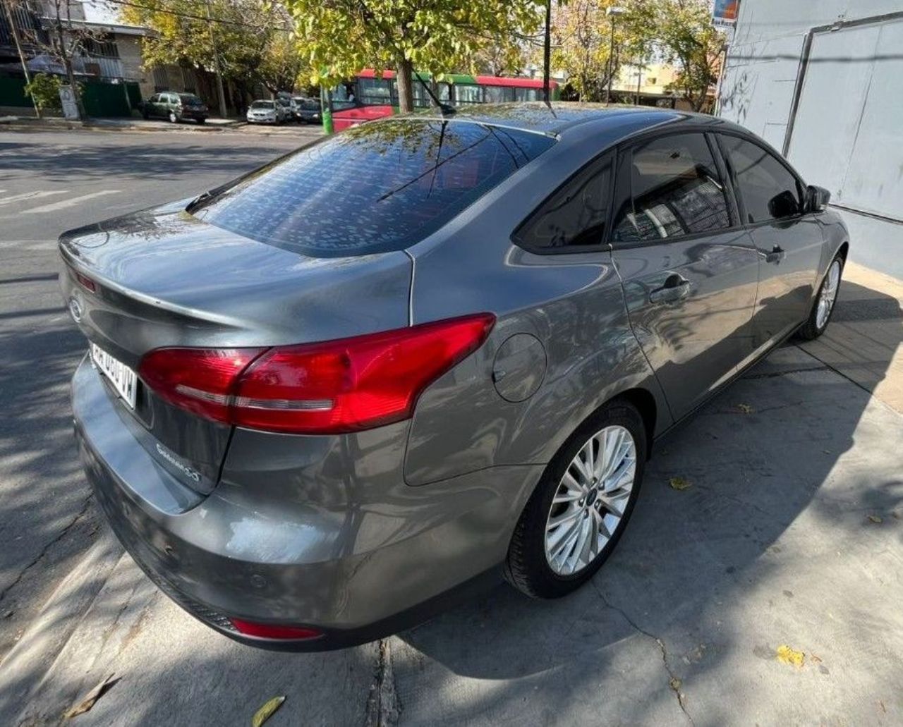 Ford Focus Usado Financiado en Mendoza, deRuedas