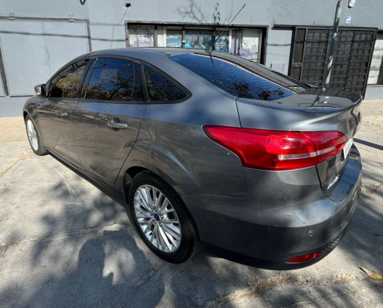 Ford Focus Usado Financiado en Mendoza, deRuedas