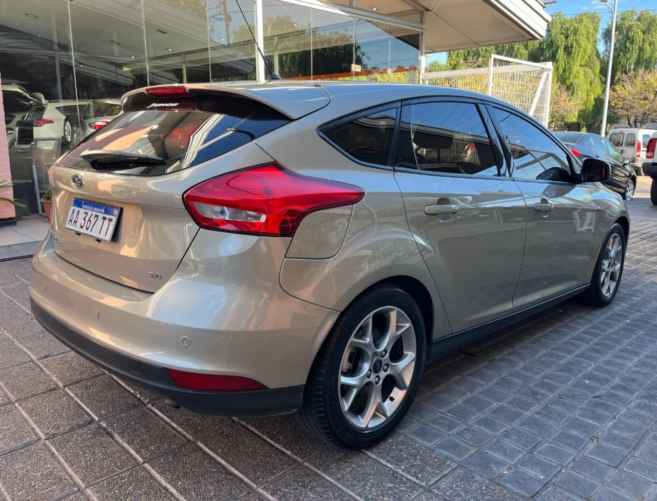 Ford Focus Usado Financiado en Mendoza, deRuedas