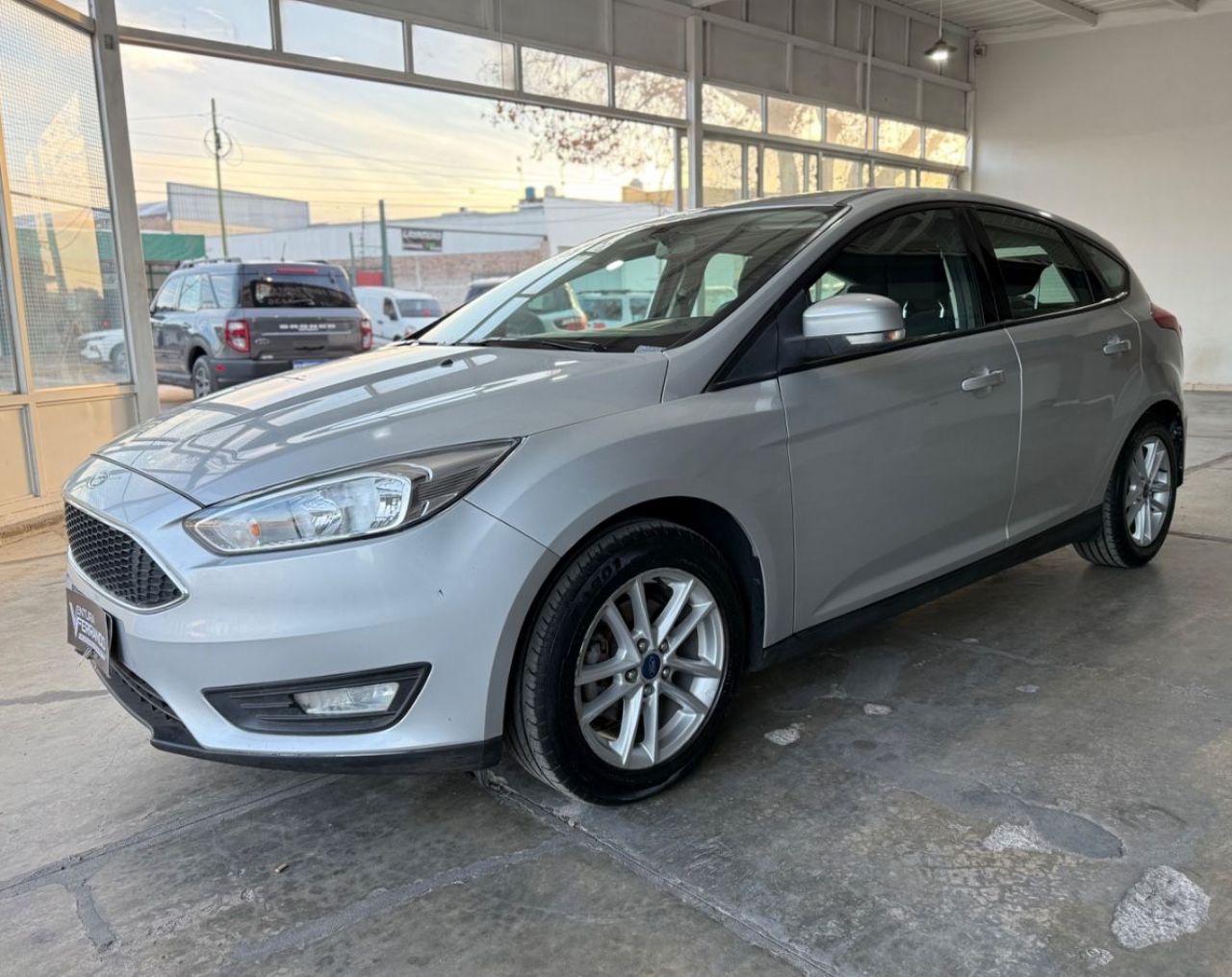 Ford Focus Usado Financiado en Mendoza, deRuedas