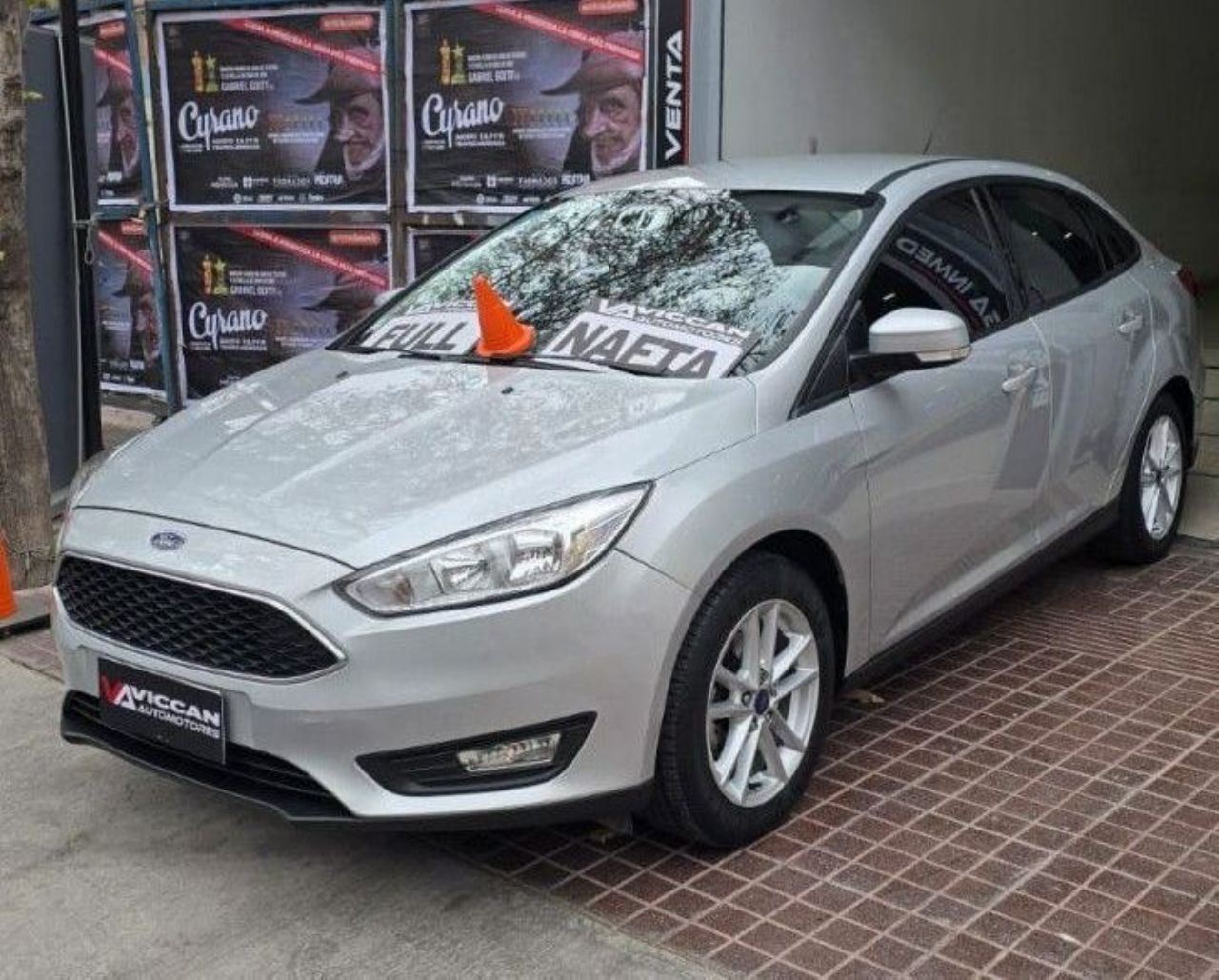 Ford Focus Usado Financiado en Mendoza, deRuedas