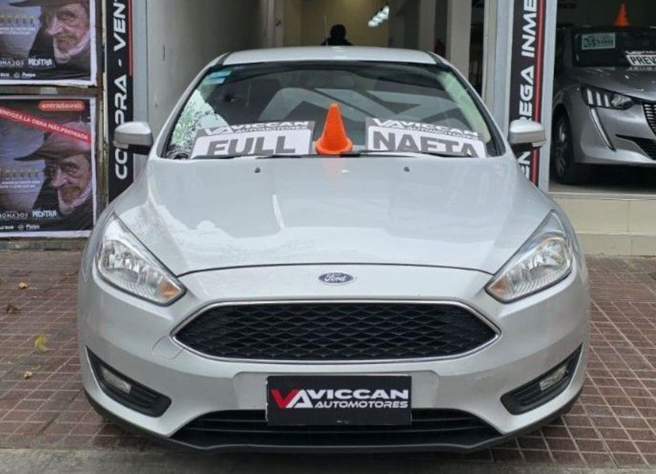 Ford Focus Usado Financiado en Mendoza, deRuedas
