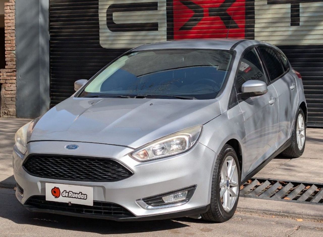 Ford Focus Usado Financiado en Mendoza, deRuedas
