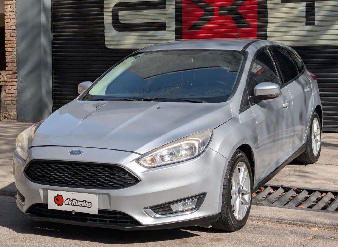 Ford Focus Usado Financiado en Mendoza, deRuedas