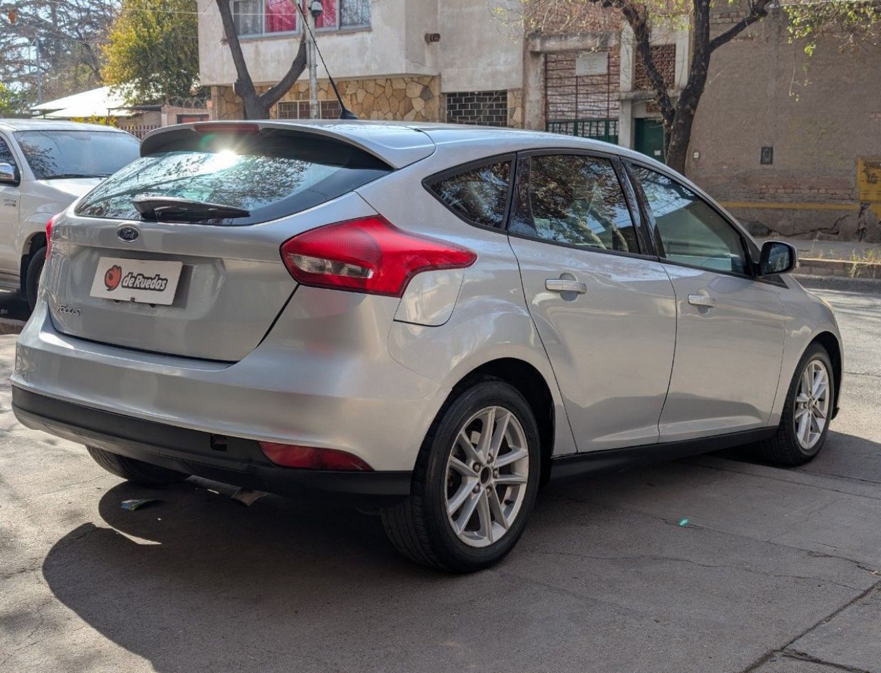 Ford Focus Usado Financiado en Mendoza, deRuedas