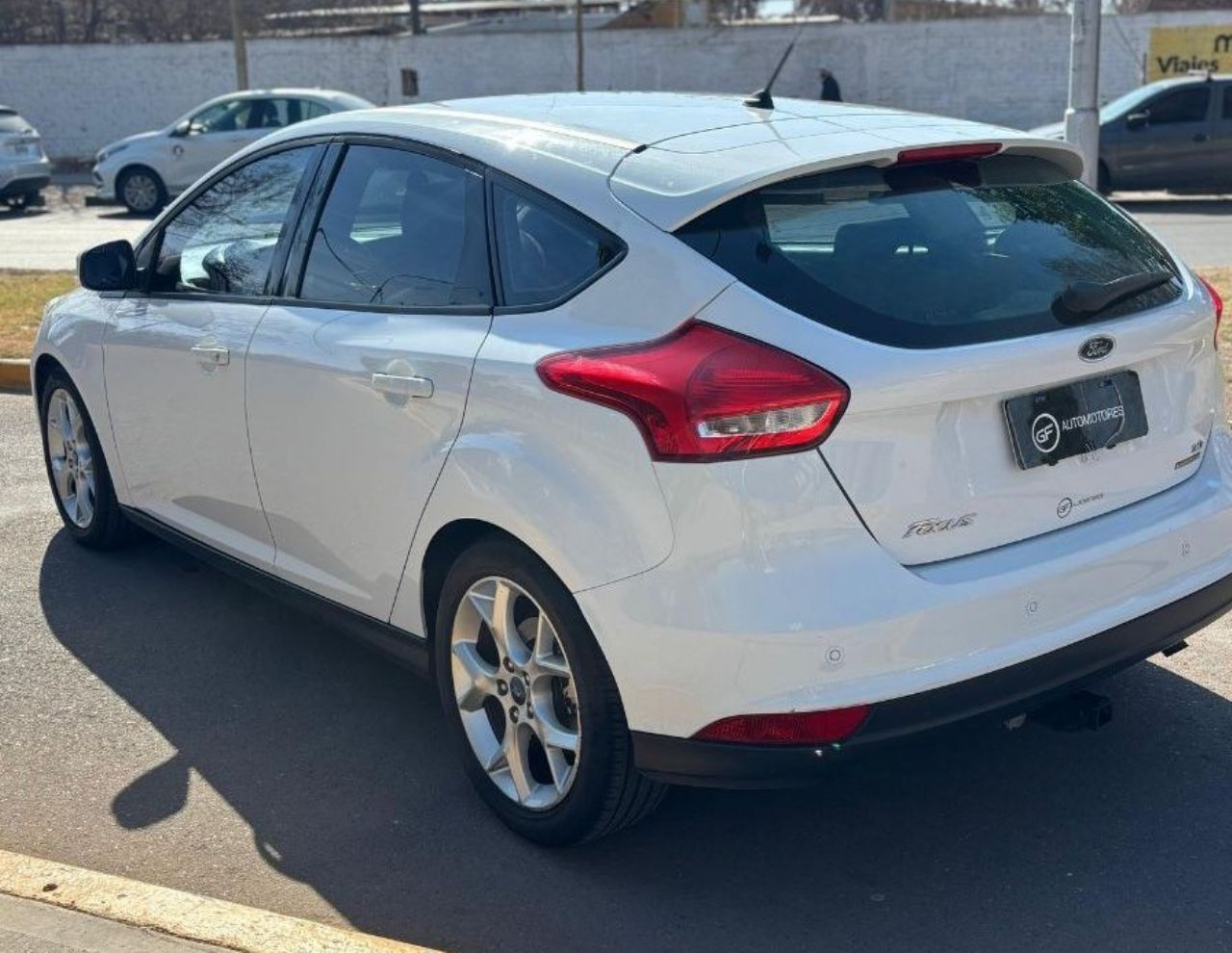 Ford Focus Usado Financiado en Mendoza, deRuedas