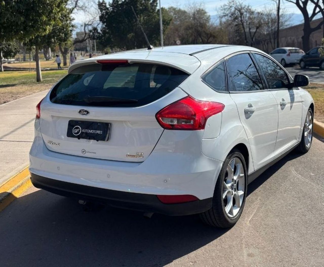 Ford Focus Usado Financiado en Mendoza, deRuedas