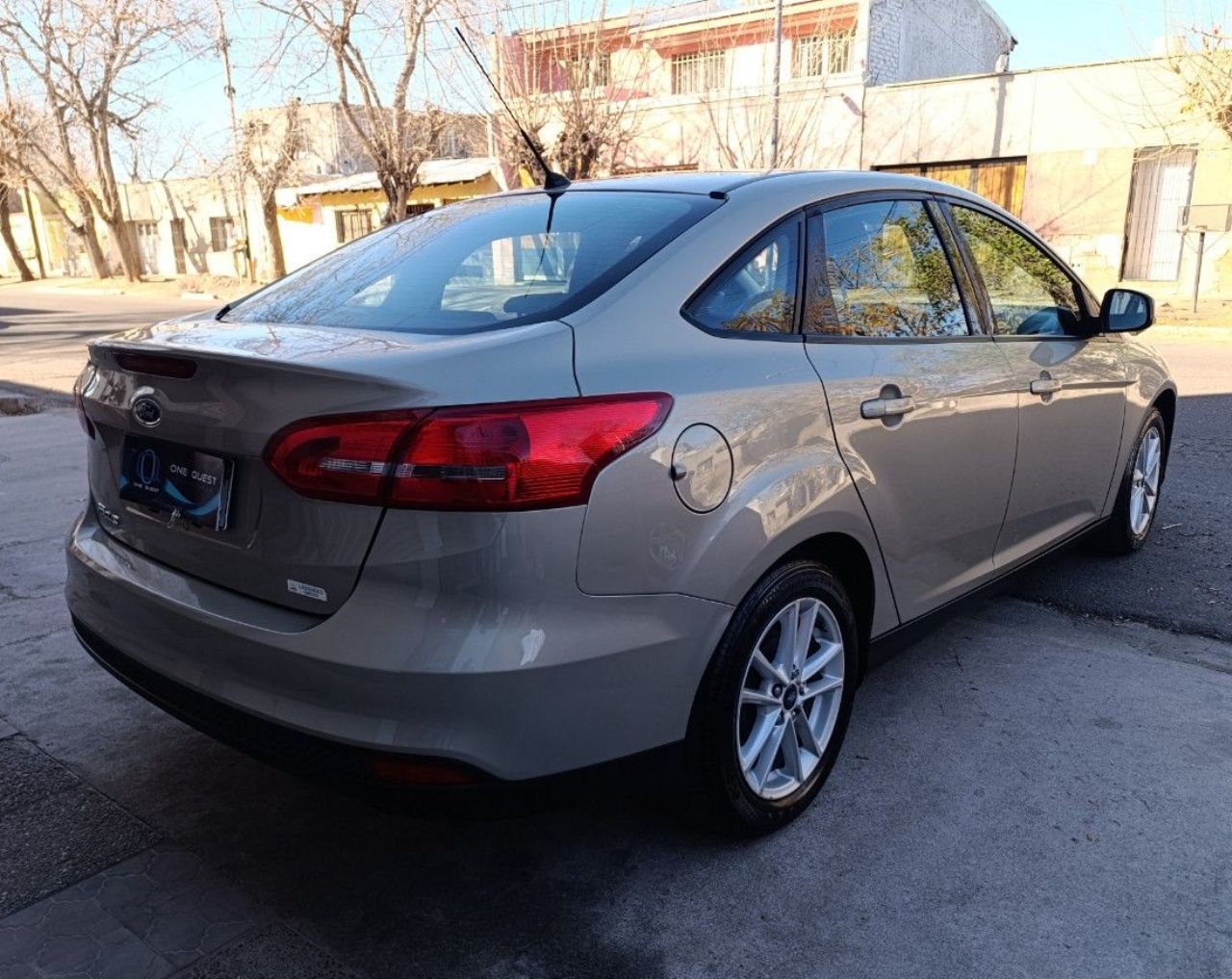 Ford Focus Usado Financiado en Mendoza, deRuedas