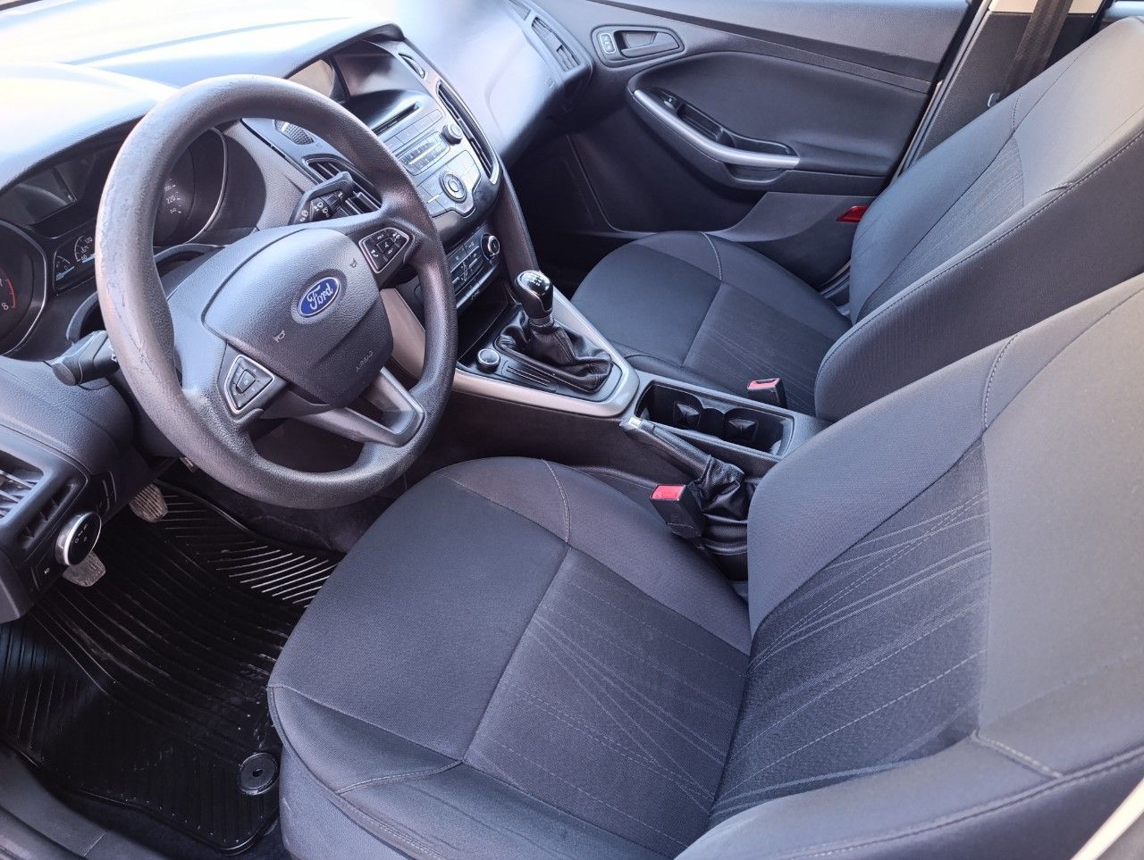 Ford Focus Usado Financiado en Mendoza, deRuedas