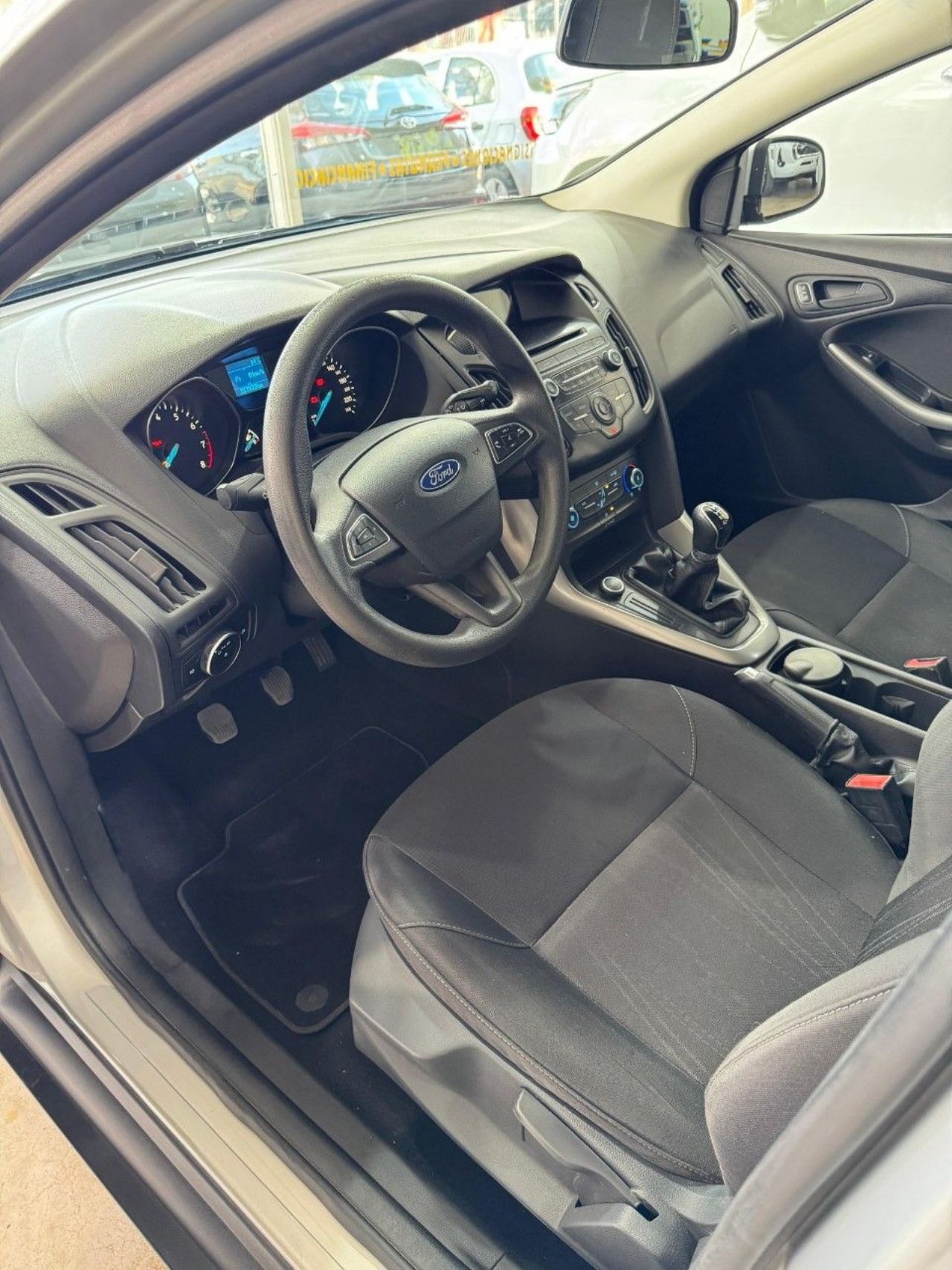 Ford Focus Usado Financiado en Mendoza, deRuedas