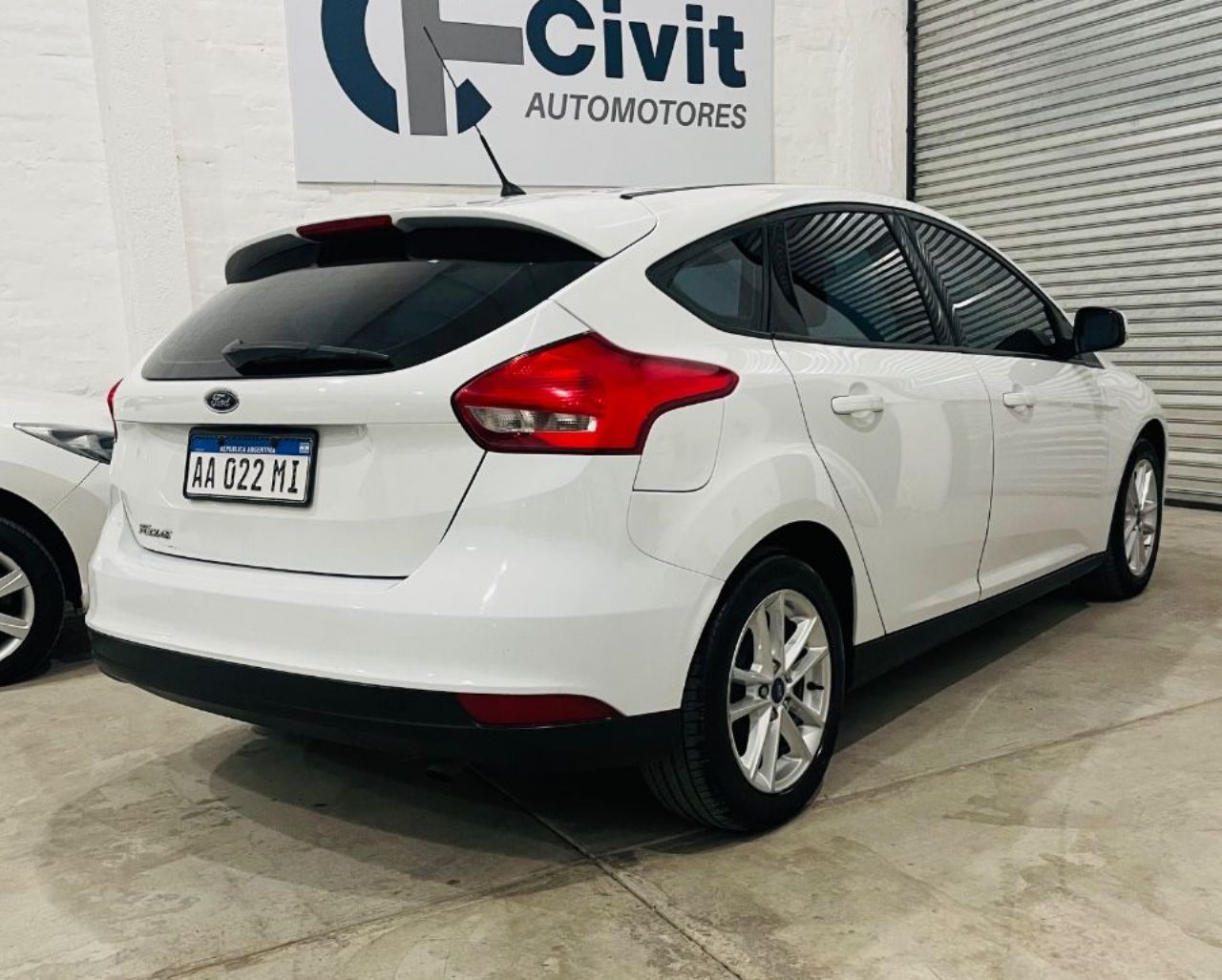 Ford Focus Usado Financiado en Mendoza, deRuedas