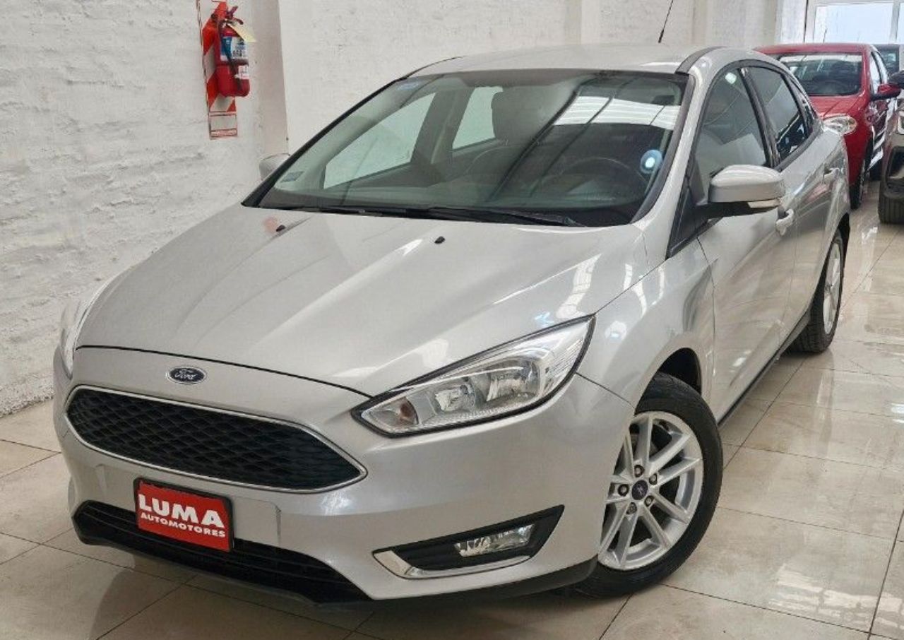 Ford Focus Usado Financiado en Mendoza, deRuedas