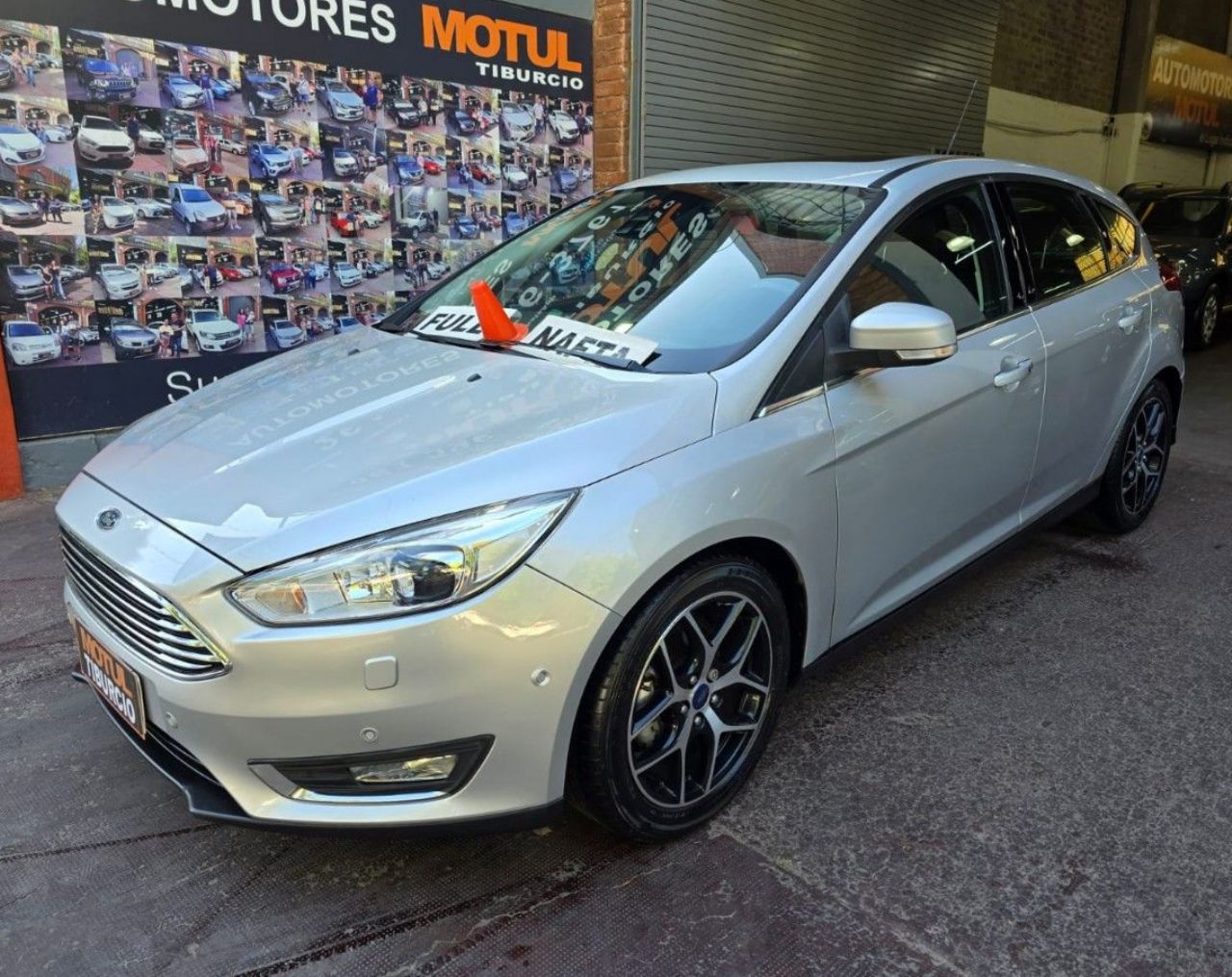 Ford Focus Usado Financiado en Mendoza, deRuedas