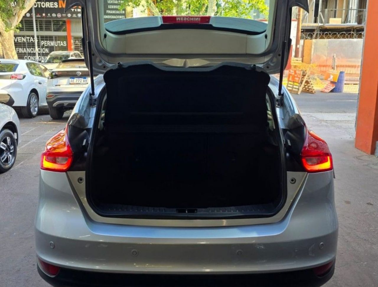 Ford Focus Usado Financiado en Mendoza, deRuedas