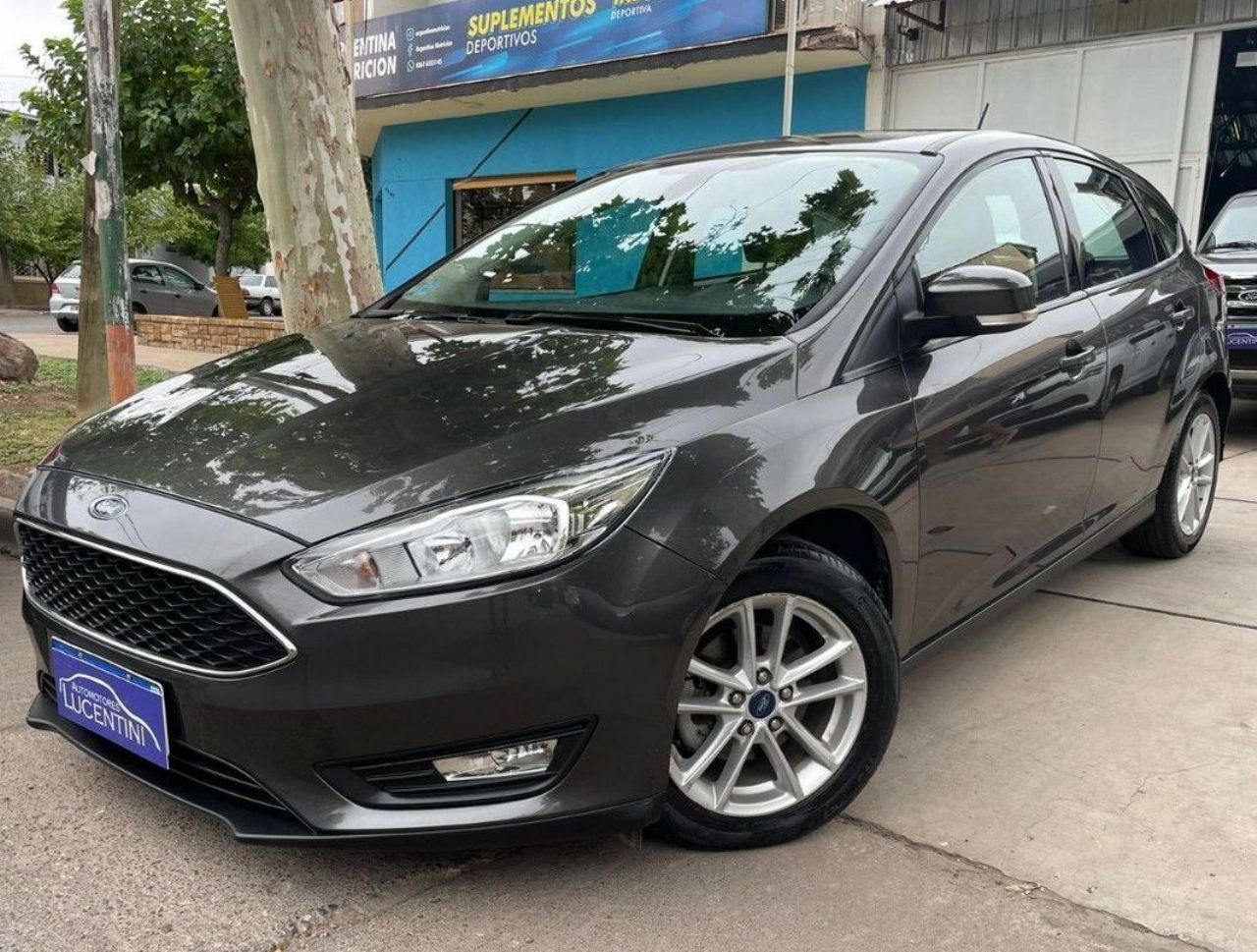 Ford Focus Usado Financiado en Mendoza, deRuedas