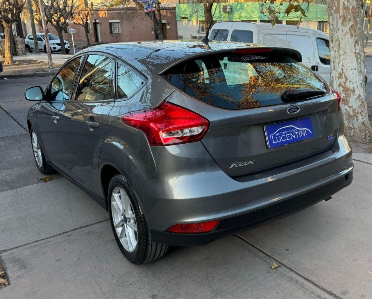 Ford Focus Usado Financiado en Mendoza, deRuedas