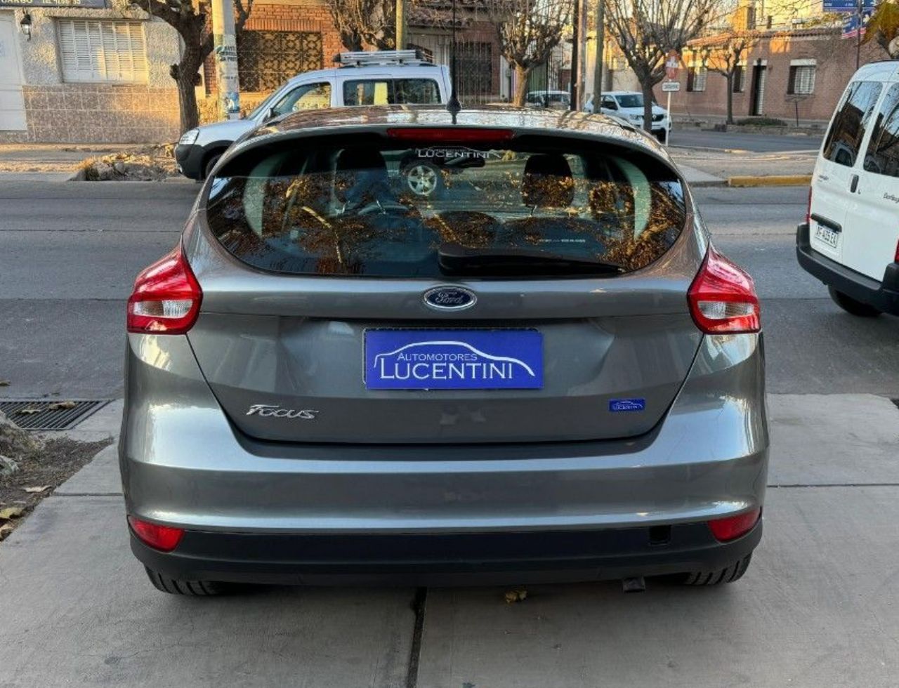 Ford Focus Usado Financiado en Mendoza, deRuedas
