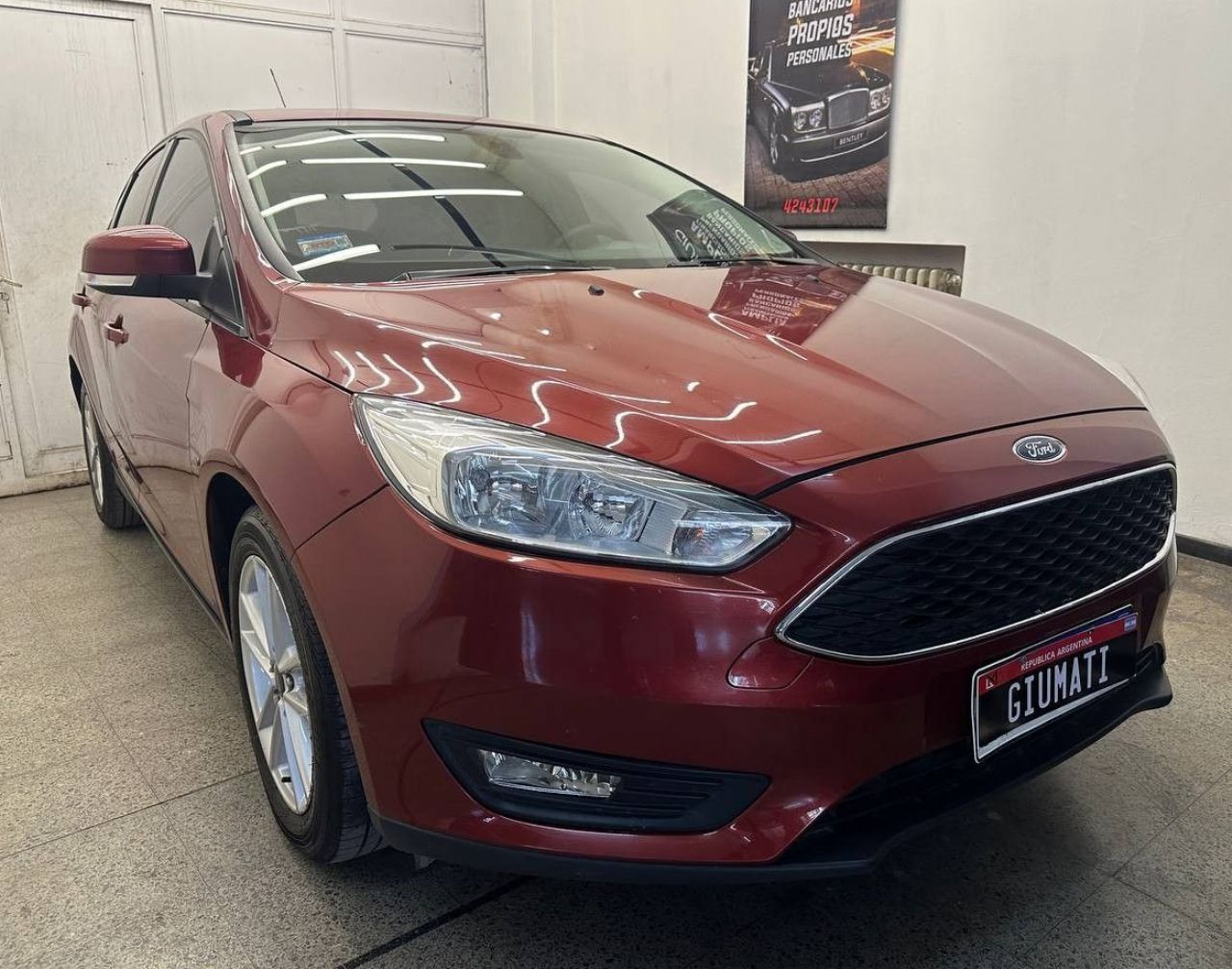 Ford Focus Usado Financiado en Mendoza, deRuedas