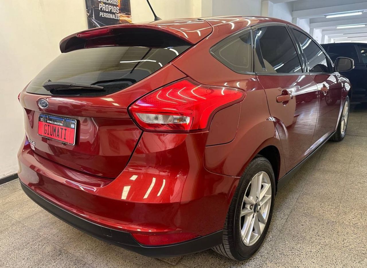Ford Focus Usado Financiado en Mendoza, deRuedas