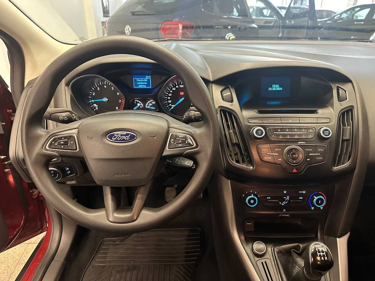 Ford Focus Usado Financiado en Mendoza, deRuedas