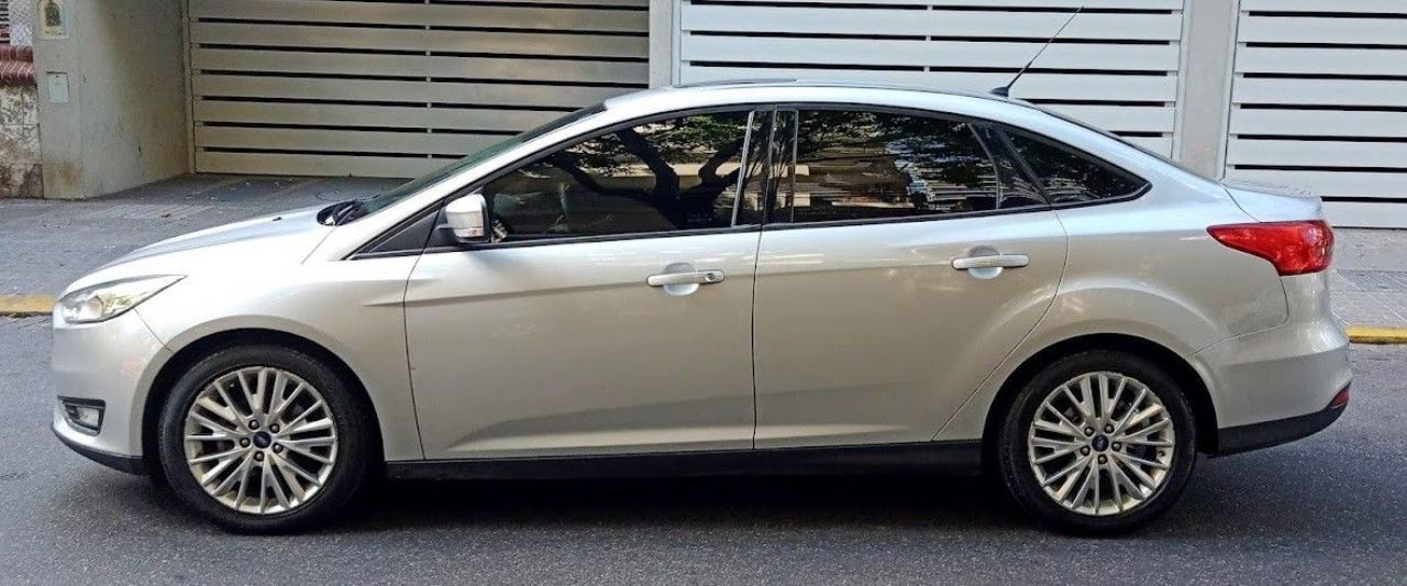 Ford Focus Usado en Buenos Aires, deRuedas