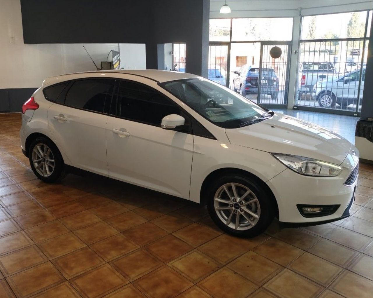 Ford Focus Usado Financiado en Mendoza, deRuedas