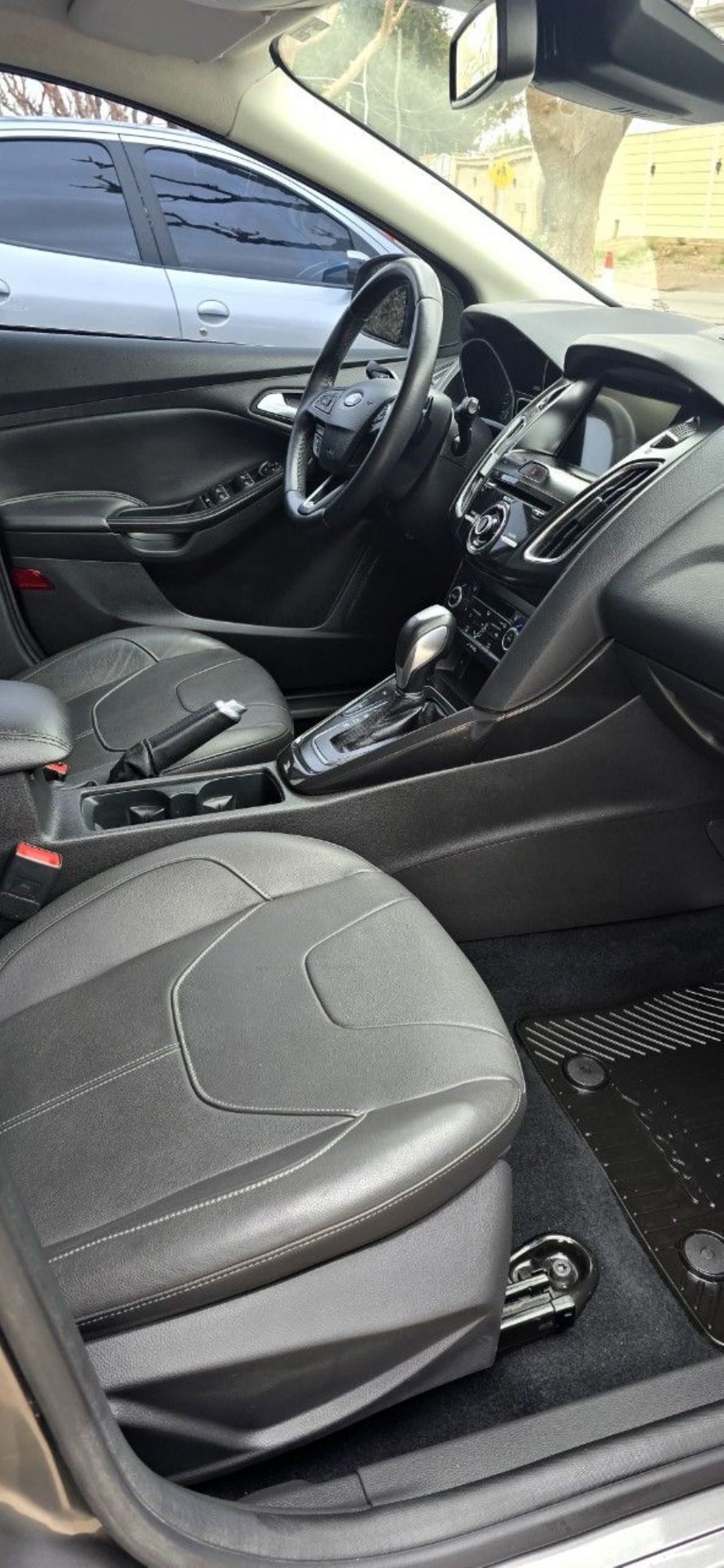 Ford Focus Usado Financiado en Mendoza, deRuedas