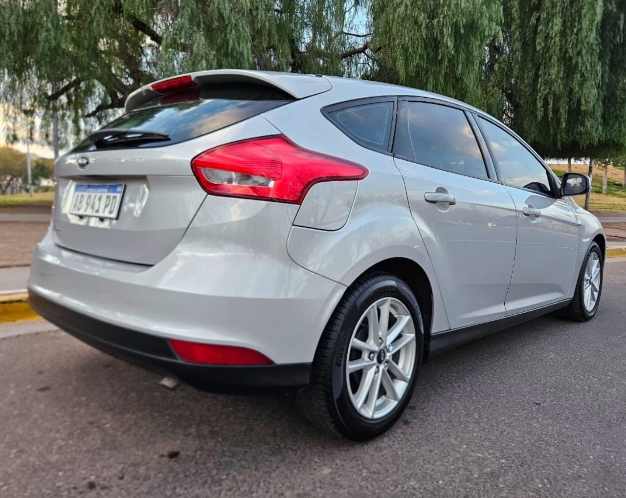 Ford Focus Usado Financiado en Mendoza, deRuedas