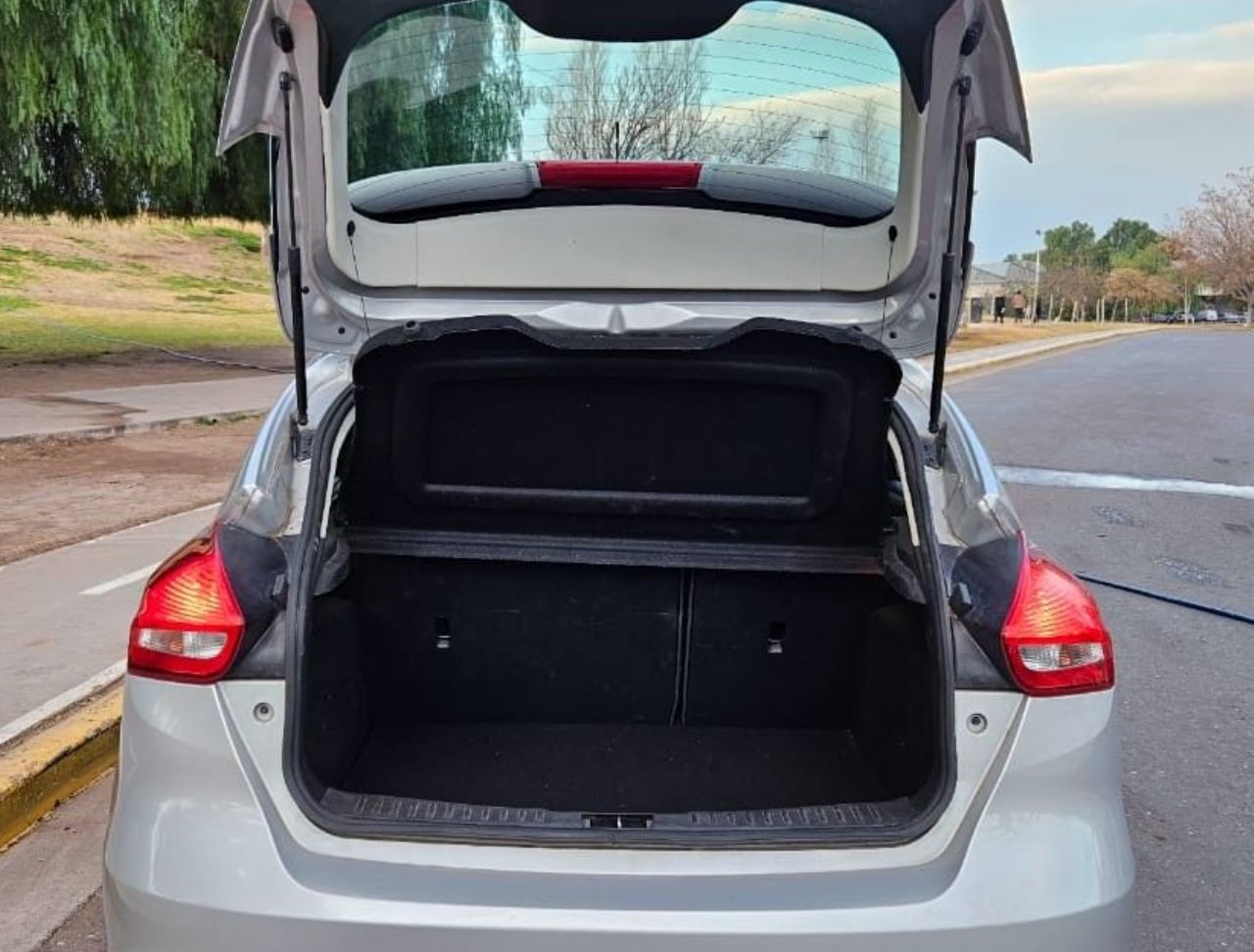 Ford Focus Usado Financiado en Mendoza, deRuedas