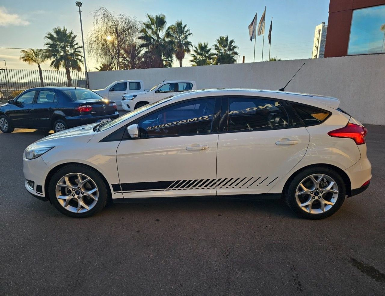 Ford Focus Usado Financiado en Mendoza, deRuedas