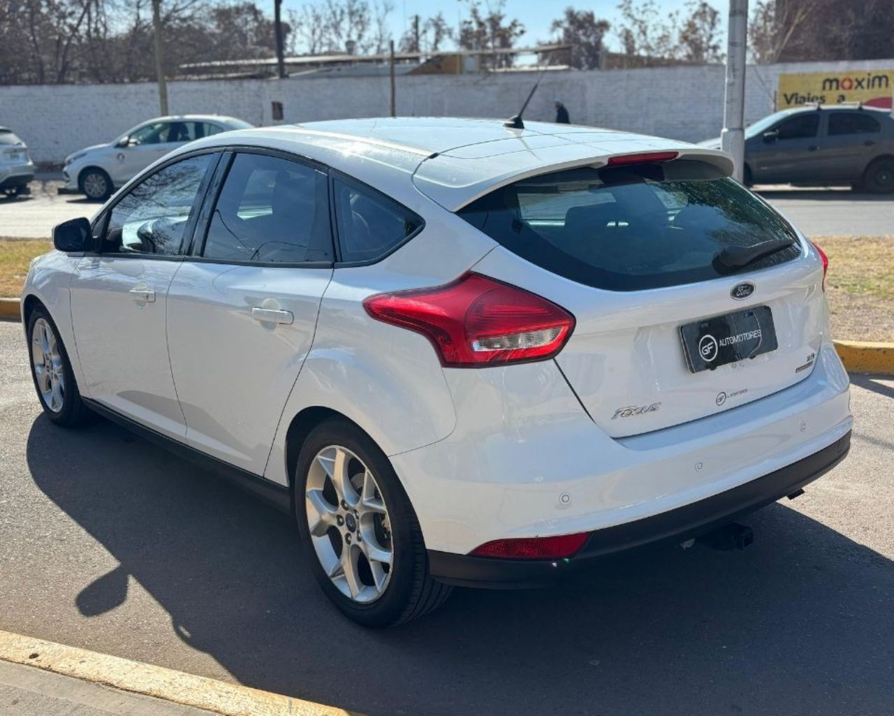 Ford Focus Usado Financiado en Mendoza, deRuedas