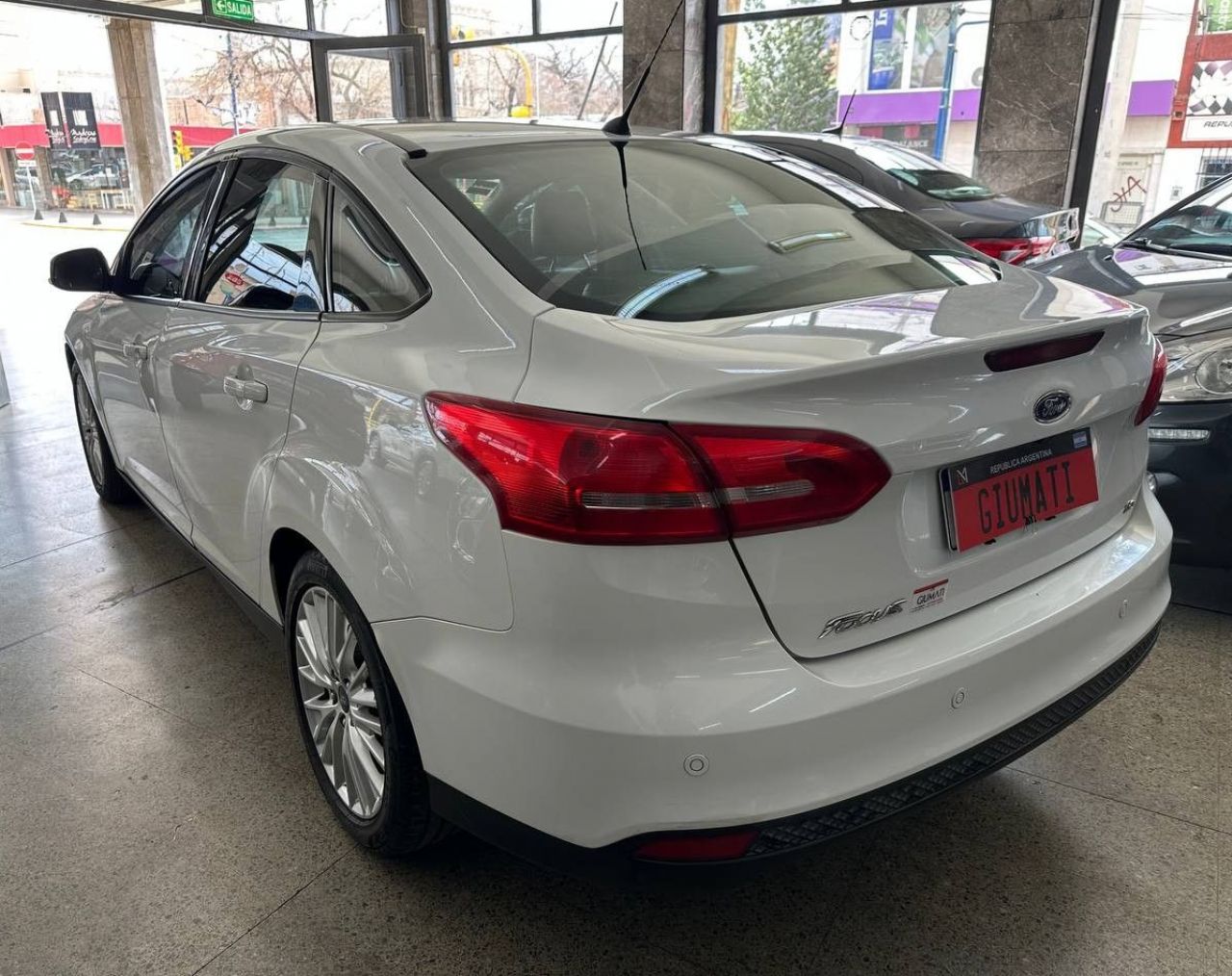 Ford Focus Usado Financiado en Mendoza, deRuedas