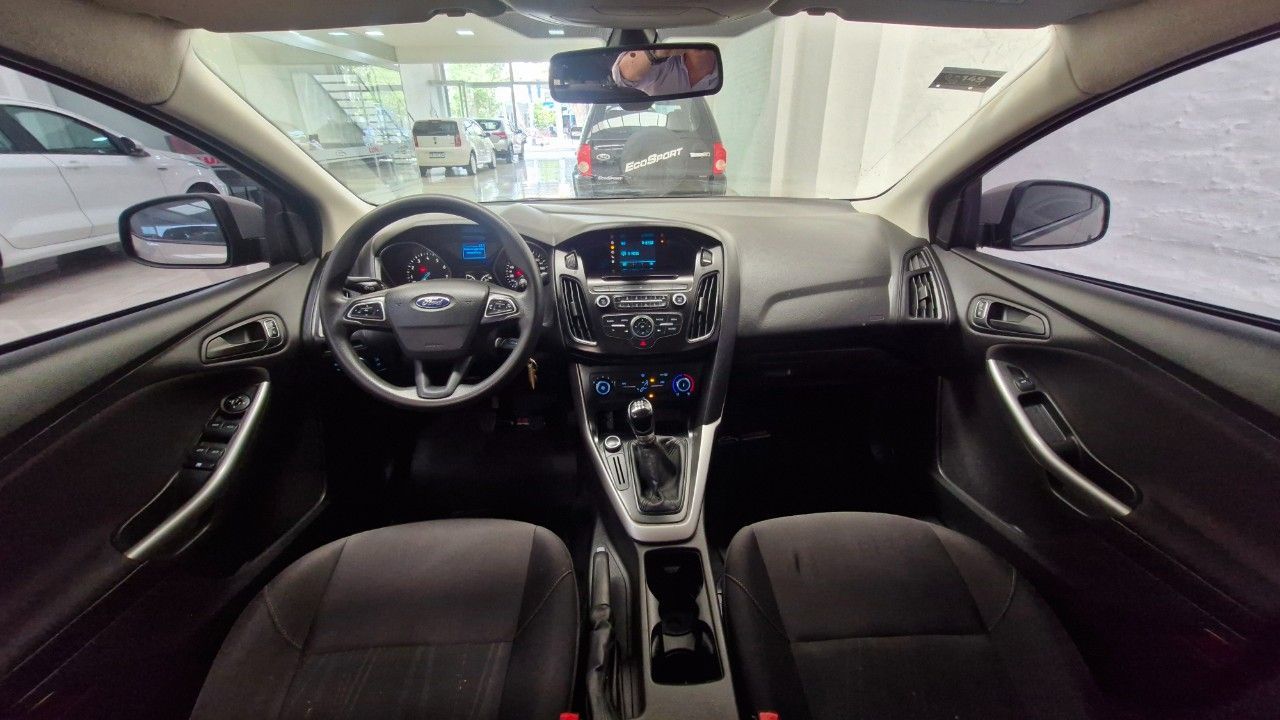 Ford Focus Usado Financiado en Mendoza, deRuedas