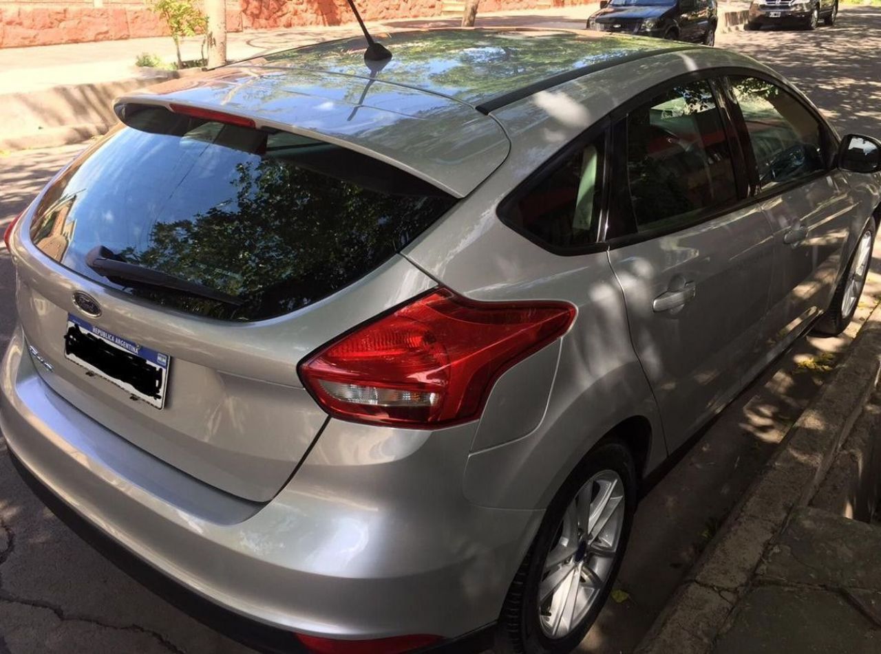 Ford Focus Usado Financiado en Mendoza, deRuedas