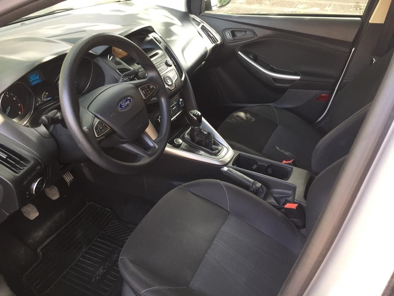 Ford Focus Usado Financiado en Mendoza, deRuedas