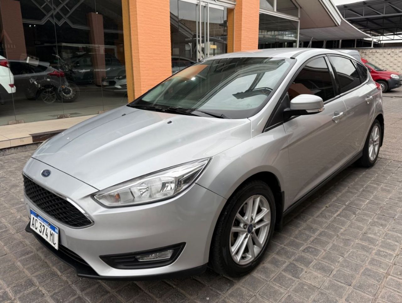 Ford Focus Usado Financiado en Mendoza, deRuedas