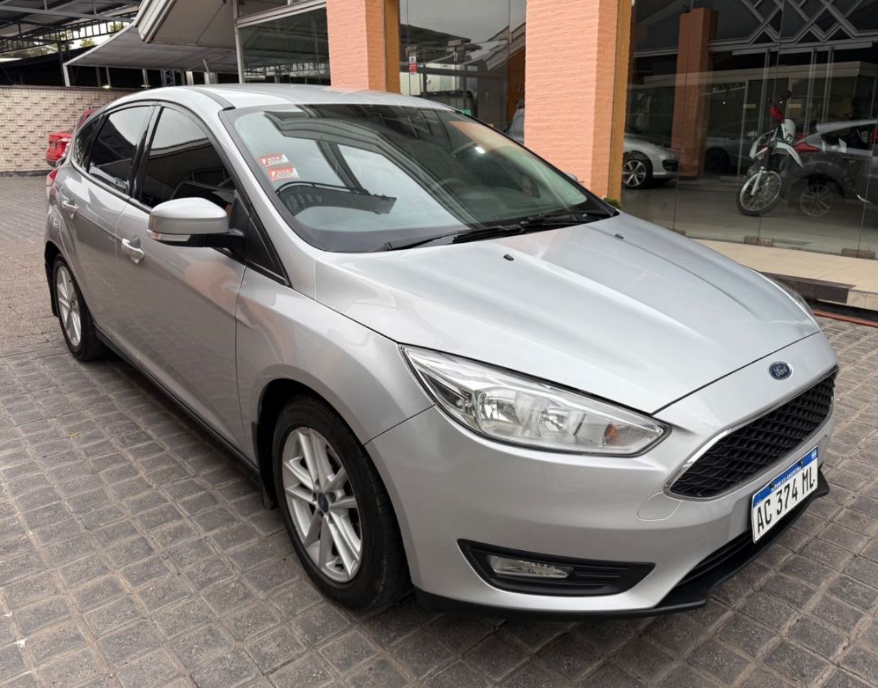 Ford Focus Usado Financiado en Mendoza, deRuedas