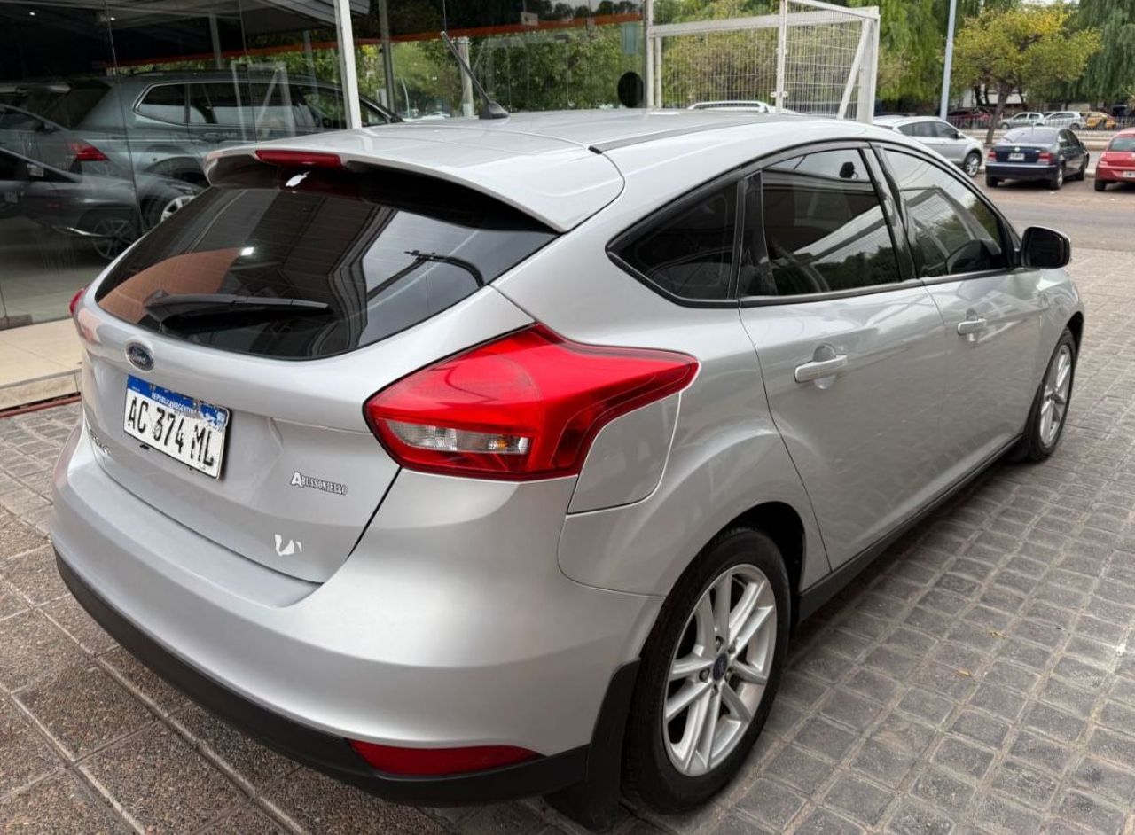 Ford Focus Usado Financiado en Mendoza, deRuedas