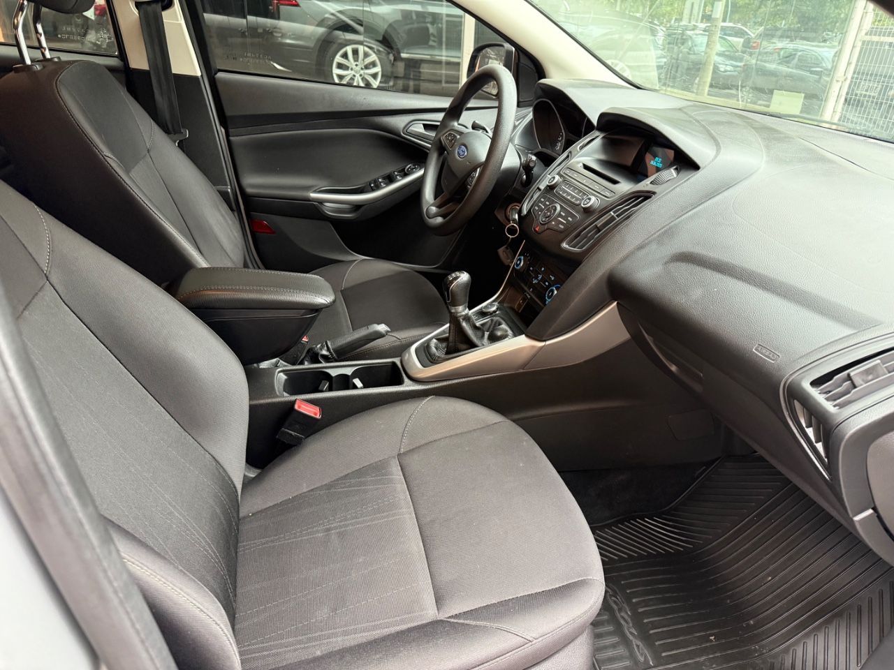 Ford Focus Usado Financiado en Mendoza, deRuedas