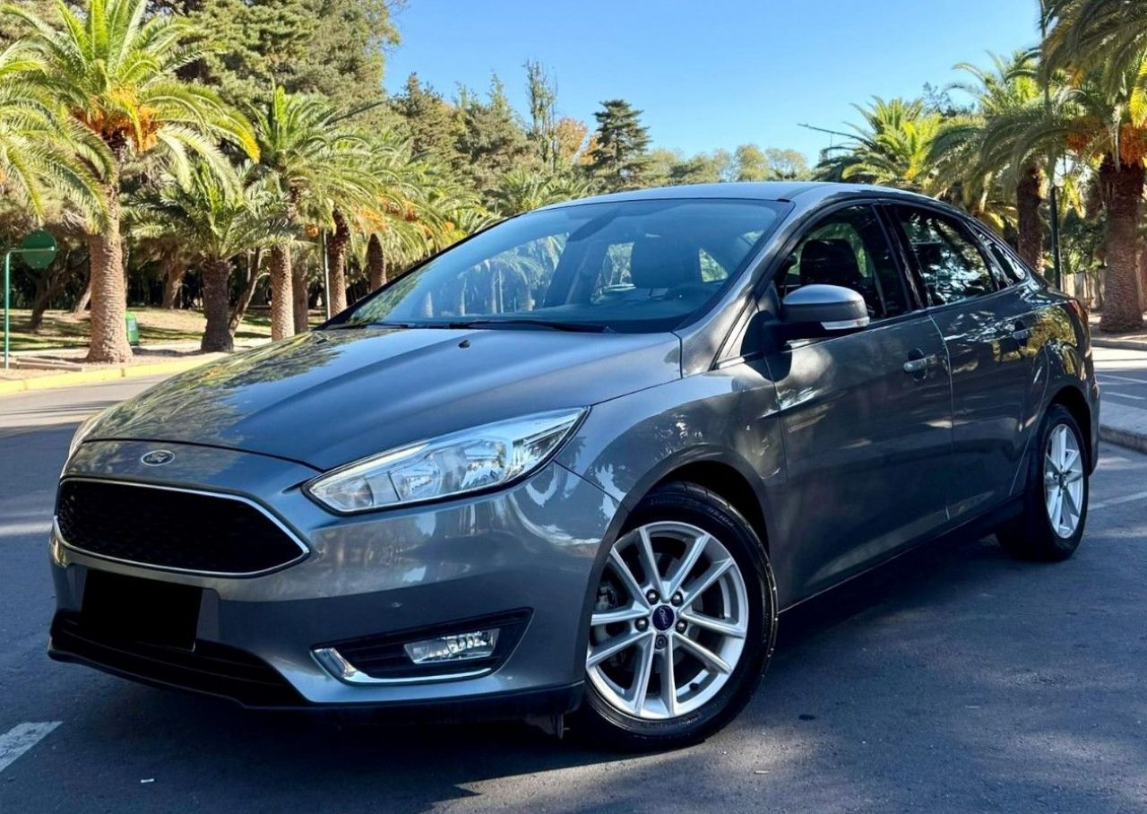 Ford Focus Usado Financiado en Mendoza, deRuedas