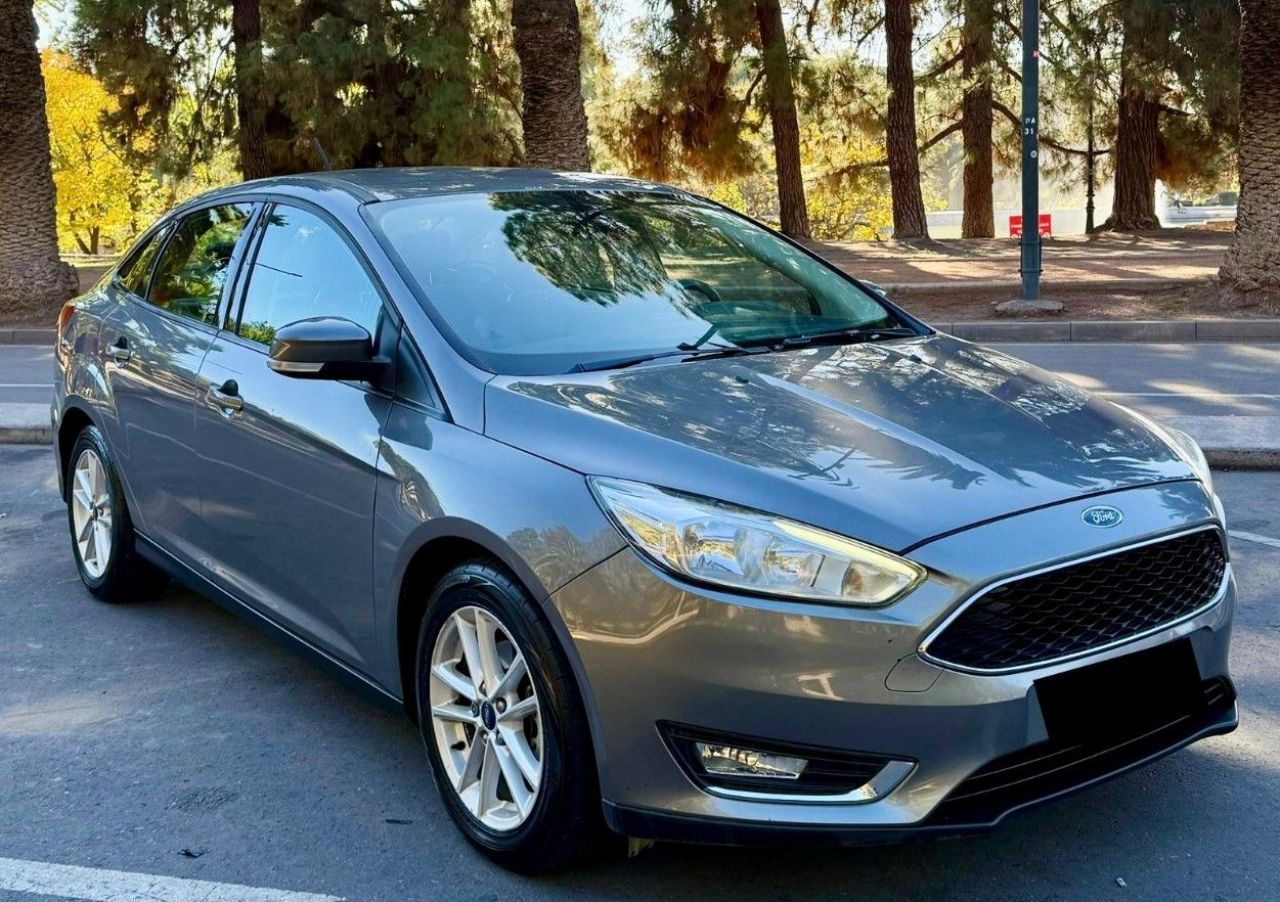 Ford Focus Usado Financiado en Mendoza, deRuedas