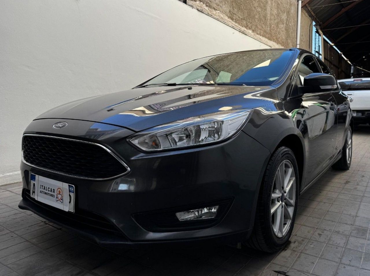 Ford Focus Usado Financiado en Mendoza, deRuedas