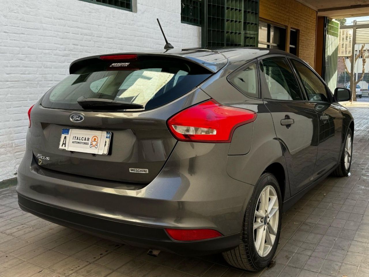 Ford Focus Usado Financiado en Mendoza, deRuedas