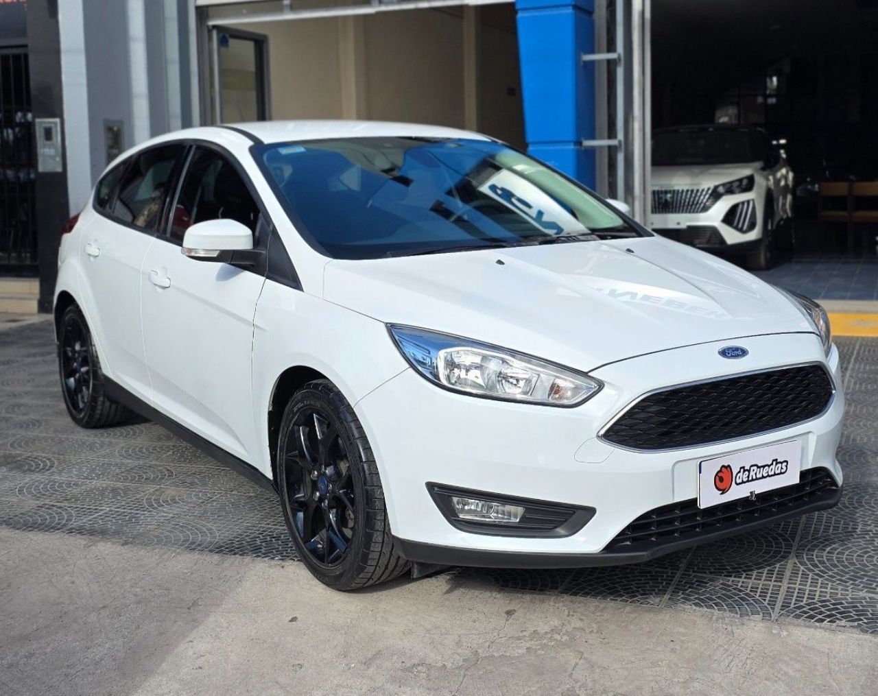 Ford Focus Usado Financiado en Mendoza, deRuedas