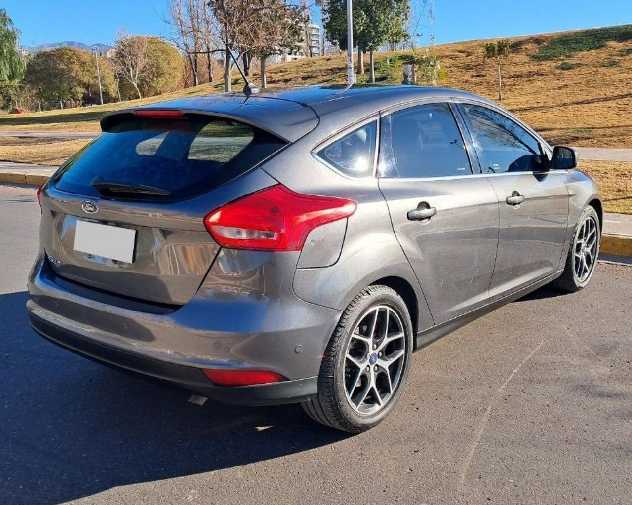 Ford Focus Usado Financiado en Mendoza, deRuedas